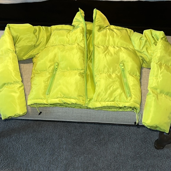 NWOT. Neon green After 5 crop puffer jacket/coat - Picture 3 of 7